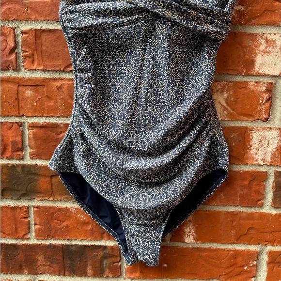 Nip Tuck 4 Multifit Cup Blue Printed Faux Wrap One Peice Swim Bathing Suit - Picture 2 of 9